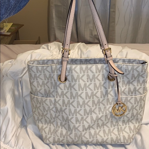 Micheal Kors purse and wallet set - Picture 5 of 7